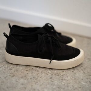 Vince GRADY LOW TOP black and white sneakers sz US 5.5